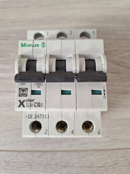Disjoncteur modulaire 1P Courbe C 10A 4,5kA — Synapses Maroc